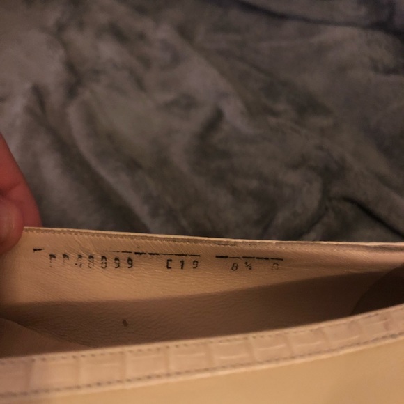 COPY - ❗️Salvatore Ferragamo Flats❗️ - Picture 3 of 6